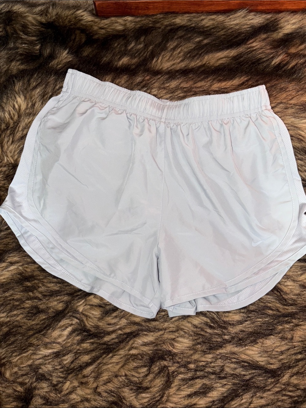 Nike Dri-Fit Women’s Light Gray Lined Athletic Running Shorts Size Medium